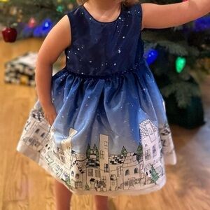 PIPPA & JULIE girls sleeveless blue tulle city scape scene dress; Size: 2T